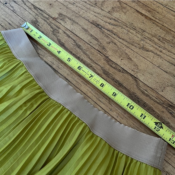 BCBG Max Azria neon green skirt - Picture 2 of 5